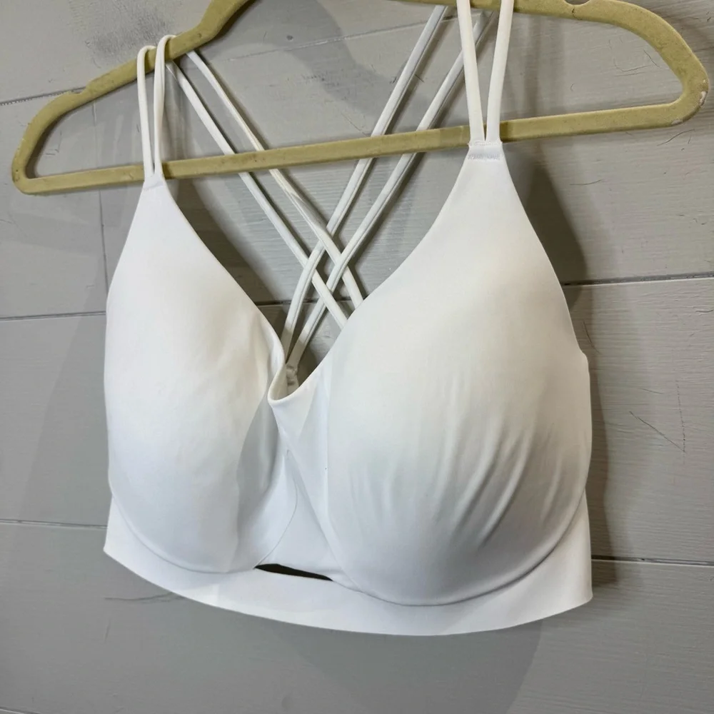 Victoria's Secret VSX NWOT Elevate™ Strappy-Comfort Sports Bra Size M-DD